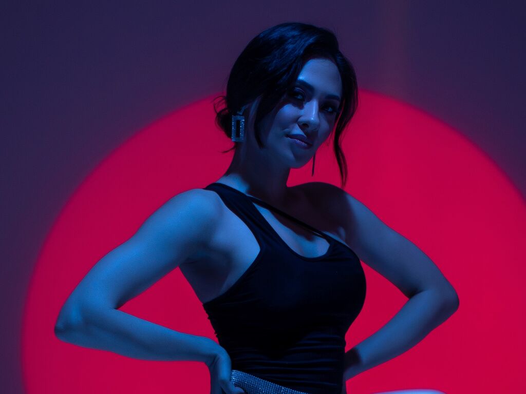 Watch EverlyRay Live