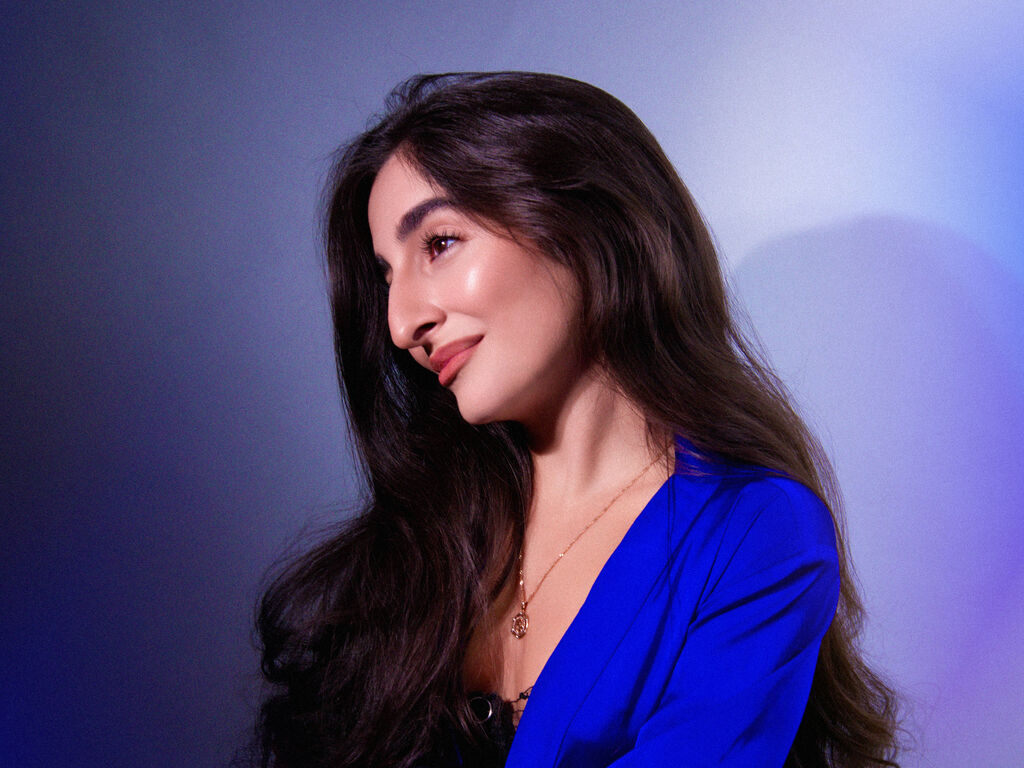 Watch Monica Live