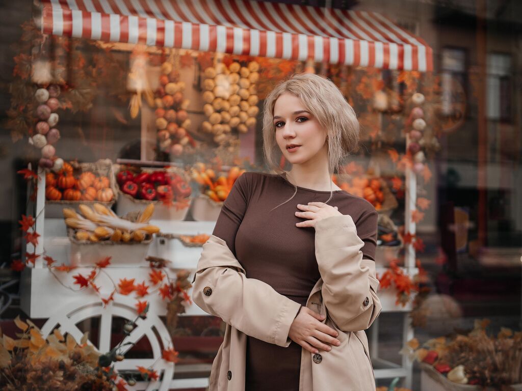 Watch NaomiLoys Live