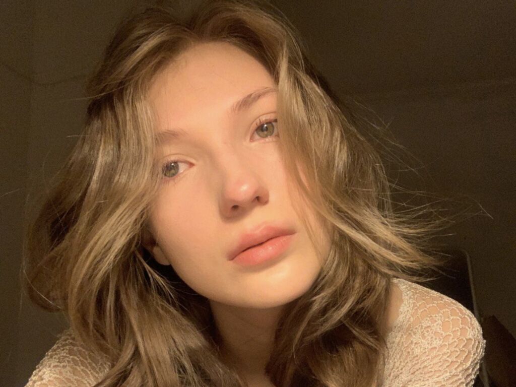 Watch SophieLix Live